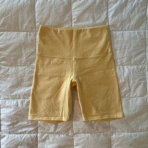 Butter/vintage yellow biker shorts